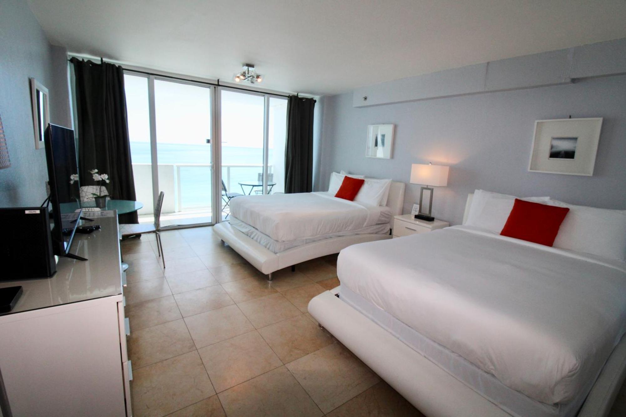 Castle 828 Oceanfront View With Balcony, Pool, Tennis, Beach Access And Free Parking! Miami Beach Bagian luar foto