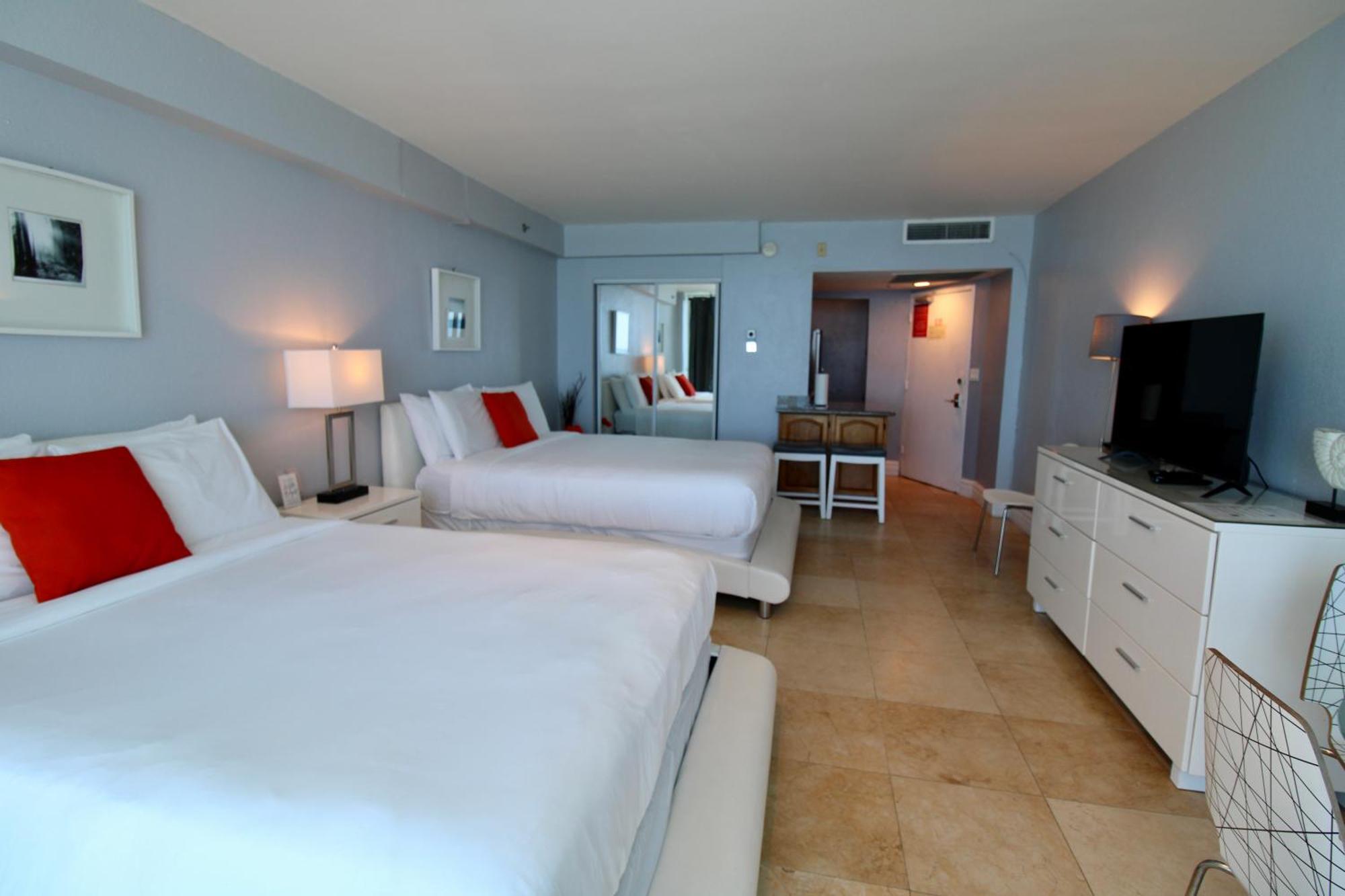 Castle 828 Oceanfront View With Balcony, Pool, Tennis, Beach Access And Free Parking! Miami Beach Bagian luar foto