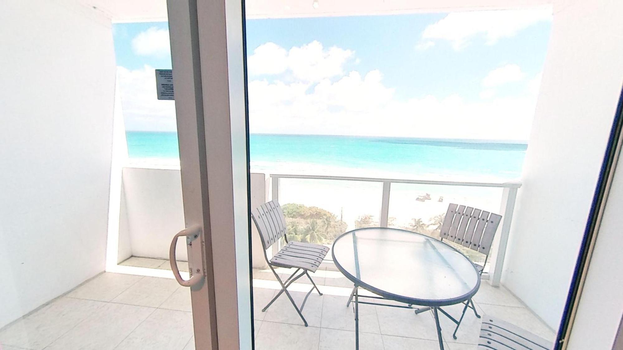 Castle 828 Oceanfront View With Balcony, Pool, Tennis, Beach Access And Free Parking! Miami Beach Ruang foto
